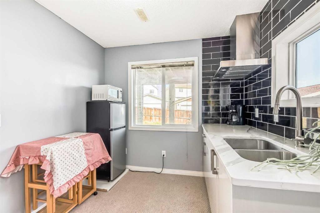 Calgary Mountain Gorgeous Single House Close Airport & Free Parking Daire Dış mekan fotoğraf